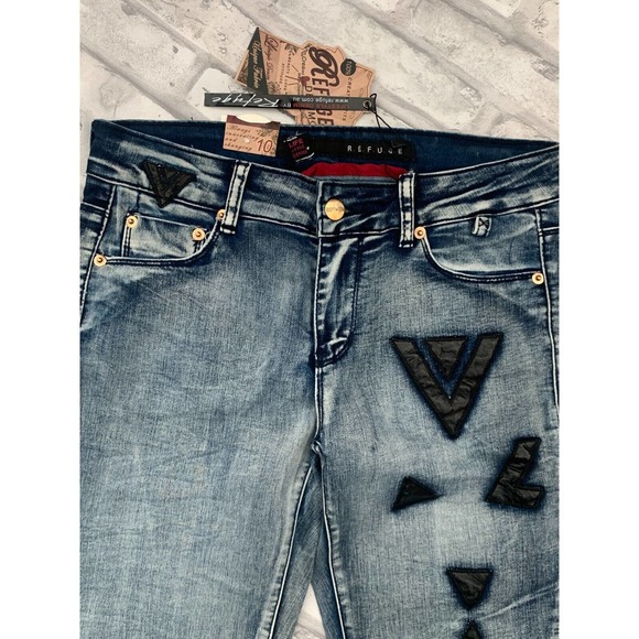 Refuge Life Style Denim Distressed Jeans Woman Size 10 - Picture 7 of 13